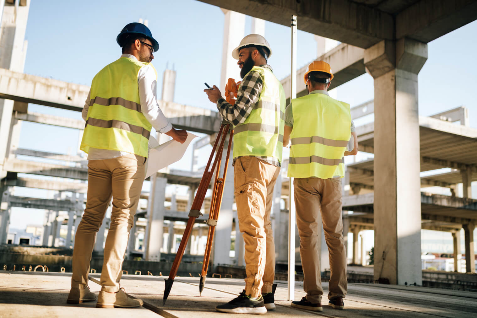 engineers providing project controls support on industrial construction site in Western Australia
